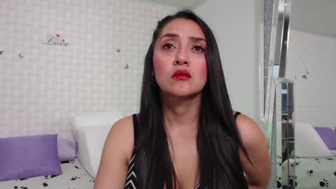 Snapshot of ximenaa_suarez chatting on January 2025 04:17:02 AM ximena suarez online show from January 2025 04:17:02 AM