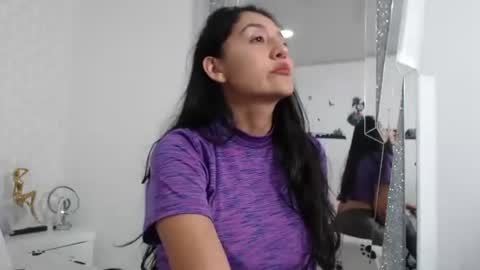 Snapshot of ximenaa_suarez chatting on January 2025 03:47:01 AM ximena suarez online show from January 2025 03:47:01 AM