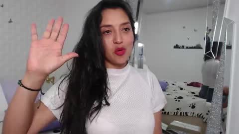 Snapshot of ximenaa_suarez chatting on February 2025 04:15:01 AM ximena suarez online show from February 2025 04:15:01 AM