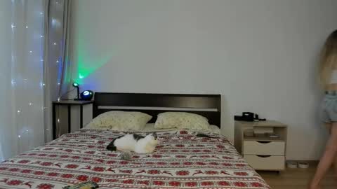 Snapshot of xloe_queen chatting on November 2025 10:47:02 AM Chloe online show from November 2025 10:47:02 AM