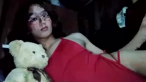 Snapshot of xxgoddessofsatisfactionxx chatting on January 2025 06:35:01 PM Sophie online show from January 2025 06:35:01 PM