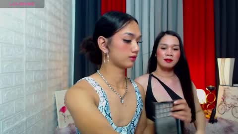 Snapshot of xxgoddessofsatisfactionxx chatting on February 2025 02:42:01 AM Sophie online show from February 2025 02:42:01 AM