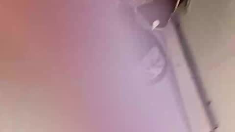 Snapshot of yfwb69xxx chatting on November 2025 03:42:02 AM yfwb69xxx online show from November 2025 03:42:02 AM