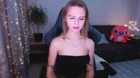 Snapshot of youdreamm chatting on January 2025 02:35:01 PM Bella online show from January 2025 02:35:01 PM