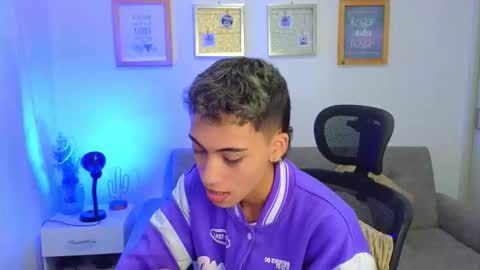 yulian_vasquez online show from November 2025 12:30:01 PM