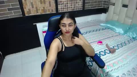 Snapshot of yuliet_latin69 chatting on November 2025 01:33:02 PM Yulieth online show from November 2025 01:33:02 PM