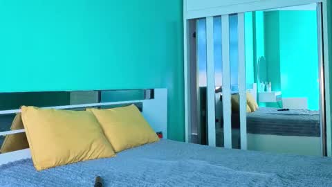 Yumi online show from November 2025 06:25:02 AM