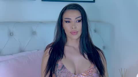 Laura online show from December 2025 02:47:01 PM