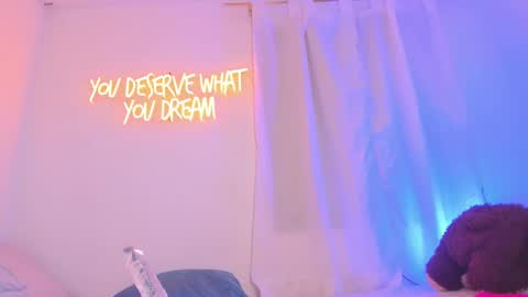   online show from February 2025 08:45:01 PM