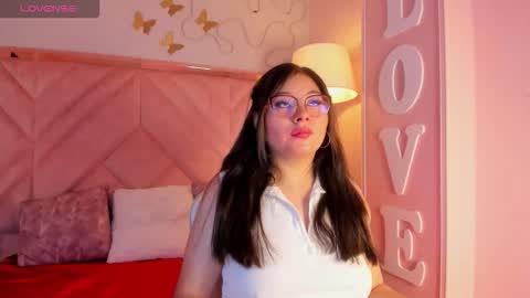 Zelene   online show from November 2025 11:42:02 AM