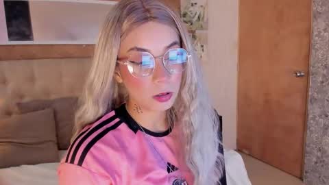ZOEE online show from September 2025 07:39:01 PM