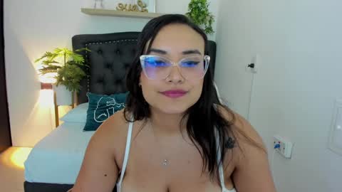 Zoe  online show from February 2025 03:20:01 PM