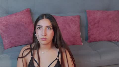 Snapshot of zoee_moretti chatting on December 2024 08:07:01 PM Zoe online show from December 2024 08:07:01 PM