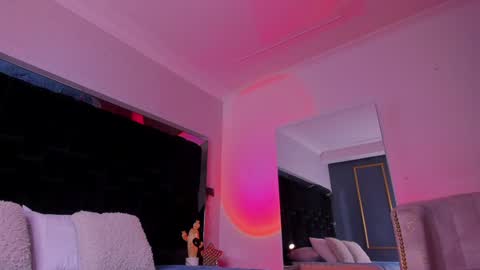 zoevidal_ online show from January 2025 11:59:02 AM