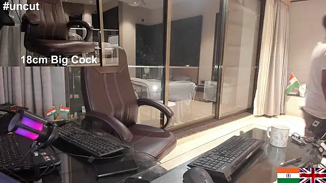 Snapshot of OnlineBossUK chatting on February 2025 07:44:02 PM OnlineBossUK online show from February 2025 07:44:02 PM