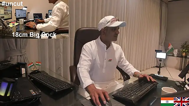 Snapshot of OnlineBossUK chatting on February 2025 08:56:01 PM OnlineBossUK online show from February 2025 08:56:01 PM