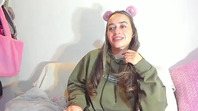 Natalia Suarez online show from October 2025 01:05:02 AM