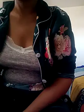 Snapshot of lolo890 chatting on November 2025 01:22:02 PM lolo890 online show from November 2025 01:22:02 PM