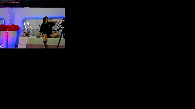 Iris Ross  online show from December 2024 07:11:02 PM
