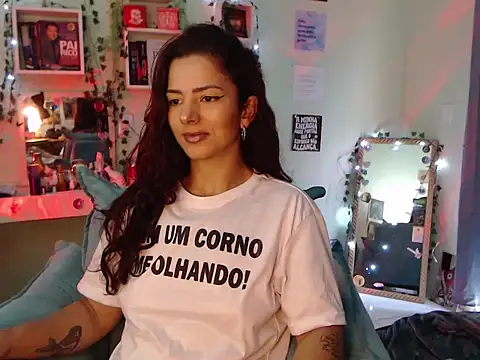 Snapshot of BeellyDance chatting on October 2025 06:05:02 PM BeellyDance online show from October 2025 06:05:02 PM