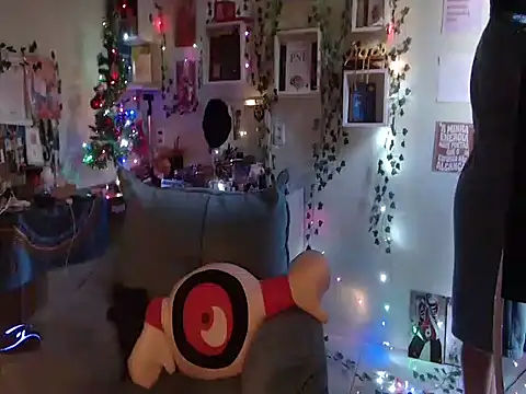 Snapshot of BeellyDance chatting on December 2025 08:04:02 PM BeellyDance online show from December 2025 08:04:02 PM