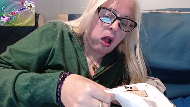 martachatte online show from October 2025 07:55:01 PM