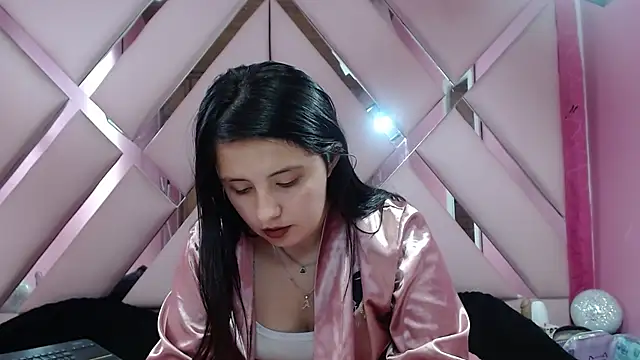 nathaly low1 online show from December 2024 07:30:01 AM