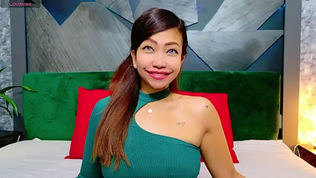 ElyaQuinn online show from December 2024 10:30:01 AM