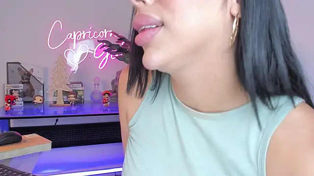 Korina Saenz01 online show from December 2025 06:59:02 PM