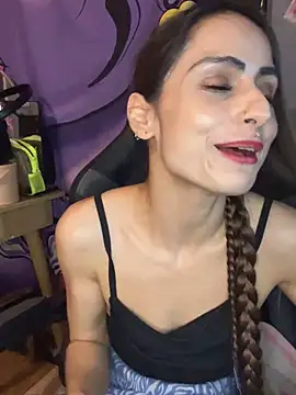 LaPetitechienne1 online show from December 2024 12:00:02 AM