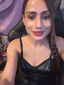 LaPetitechienne1 online show from December 2024 11:39:01 PM