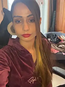 LaPetitechienne1 online show from January 2025 12:24:02 PM