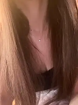 LaPetitechienne1 online show from March 2025 04:21:02 PM