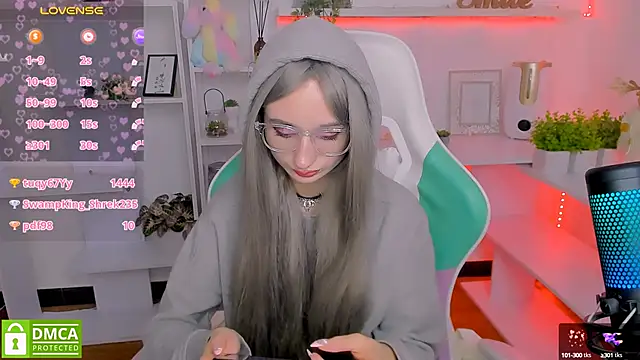 Katia Kim online show from February 2025 12:43:02 PM