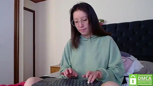 Sophi Cute online show from December 2024 12:49:01 PM