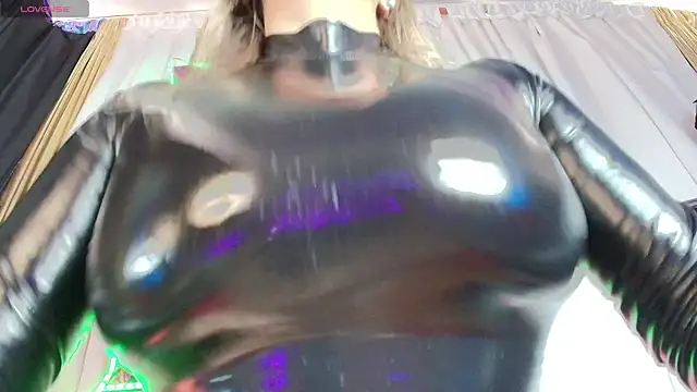 LatexDevil Blondie online show from February 2025 02:32:01 PM