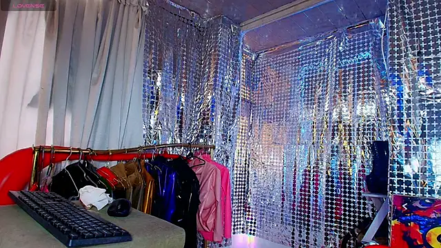 LatexDevil Blondie online show from December 2025 03:50:02 PM