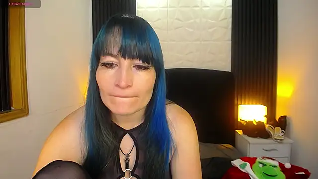 alicia moom online show from December 2024 03:36:02 PM