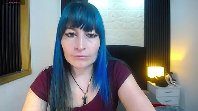 alicia moom online show from December 2024 03:17:01 PM