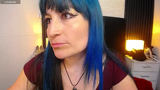 alicia moom online show from December 2024 06:20:02 PM