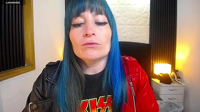 alicia moom online show from December 2024 08:34:02 AM