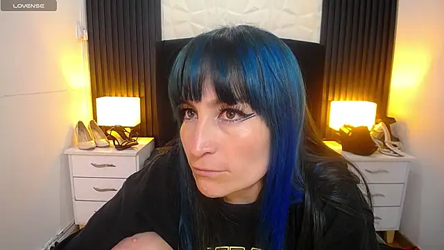 alicia moom online show from December 2024 11:39:02 AM