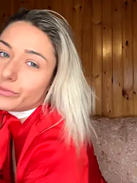 Snapshot of petrouchkaaa_ chatting on December 2025 10:11:02 AM petrouchkaaa online show from December 2025 10:11:02 AM