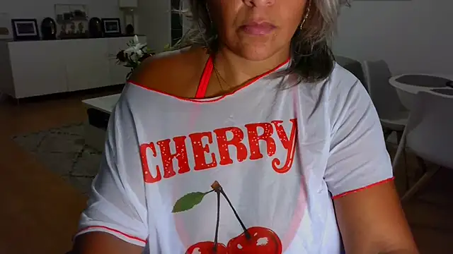 Snapshot of sarametisse26 chatting on September 2025 07:01:02 AM sarametisse26 online show from September 2025 07:01:02 AM