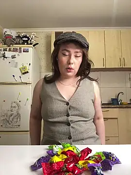 Golumm online show from September 2025 09:04:01 PM