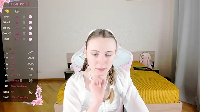 Snapshot of Cowell_Adelina chatting on September 2025 09:55:01 AM Cowell Adelina online show from September 2025 09:55:01 AM