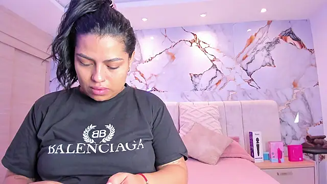 kiana cream online show from December 2025 11:36:02 AM