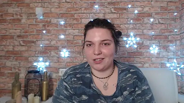 Amelia Kiss  online show from December 2024 07:04:02 AM