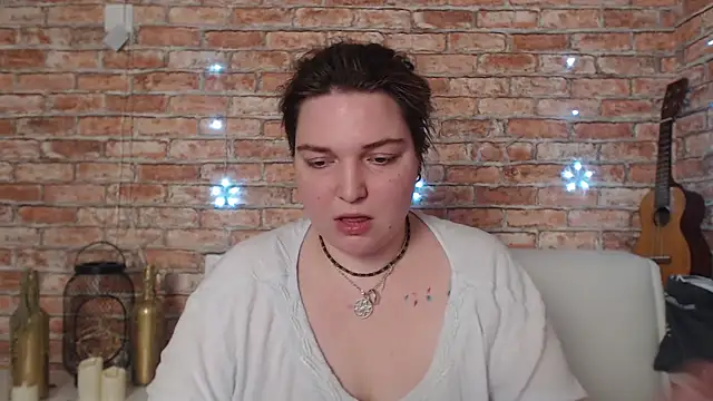 Amelia Kiss  online show from December 2024 03:47:02 AM