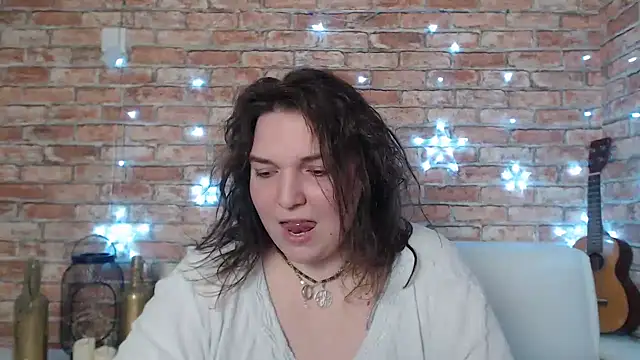 Amelia Kiss  online show from December 2024 03:50:02 AM